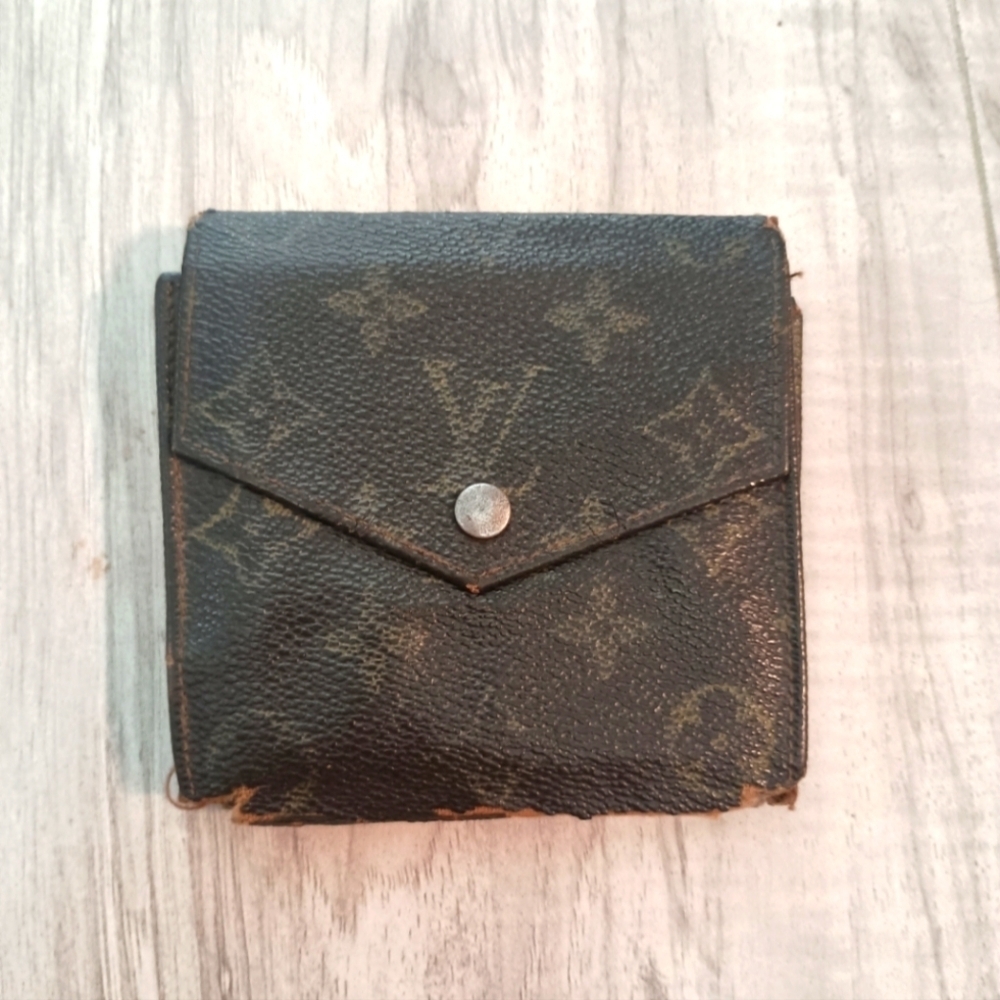 Louis Vuitton Monogram Porte Monnaie Billets Wallet